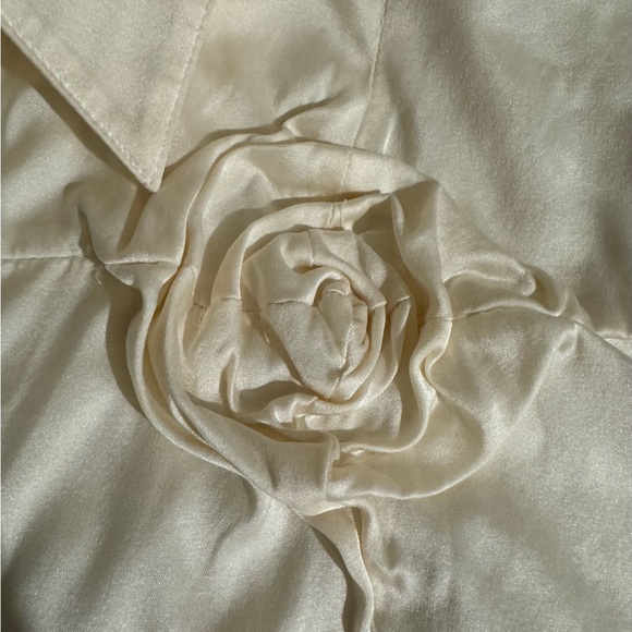 UNIQUE Vintage 80s Designer (Chanel i believe) Stretch Silk Charmeuse blouse - Picture 3 of 9